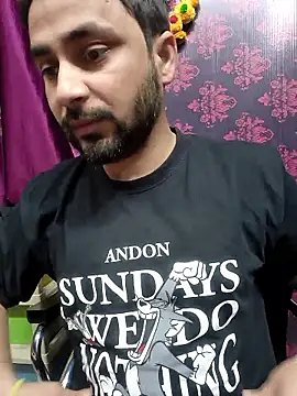 Cute Lucky online show from January 2026 11:37:02 AM