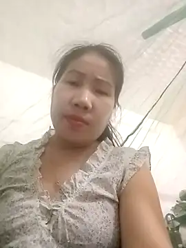 Snapshot of Reema_143 chatting on November 2025 02:40:02 PM Reema 143 online show from November 2025 02:40:02 PM