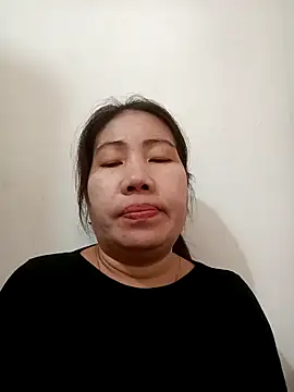 Snapshot of Reema_143 chatting on December 2025 05:24:02 AM Reema 143 online show from December 2025 05:24:02 AM