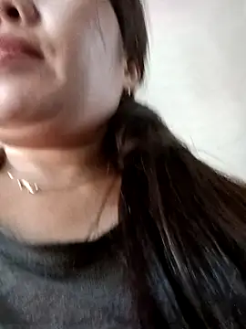 Snapshot of Reema_143 chatting on December 2025 04:09:01 AM Reema 143 online show from December 2025 04:09:01 AM