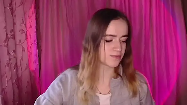 Illa May online show from December 2025 08:21:02 AM