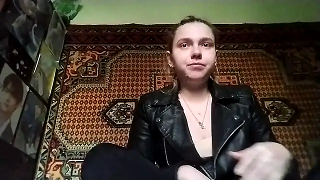 Snapshot of KikiBang chatting on November 2025 08:28:01 AM KikiBang online show from November 2025 08:28:01 AM