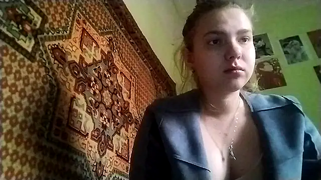 Snapshot of KikiBang chatting on December 2025 08:19:01 AM KikiBang online show from December 2025 08:19:01 AM