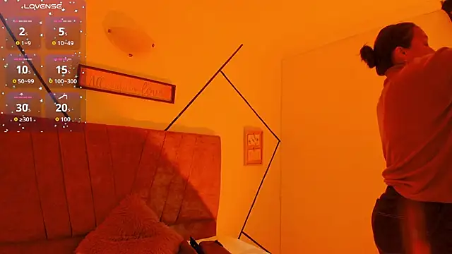 Snapshot of Julieta_Lein_ chatting on December 2025 10:16:02 PM Julieta Lein online show from December 2025 10:16:02 PM