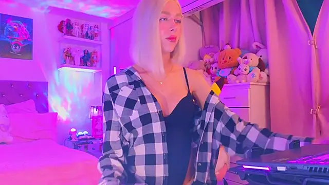 Snapshot of MadamBarbiee chatting on December 2025 12:51:01 AM MadamBarbiee online show from December 2025 12:51:01 AM