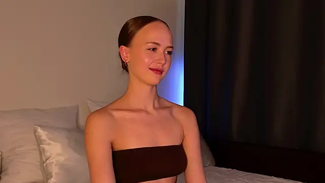 CarolinePortons online show from May 2026 03:41:02 PM