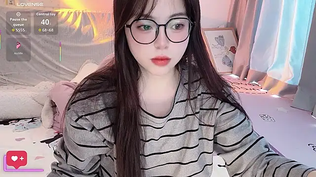 Snapshot of -Angela chatting on December 2025 02:39:01 AM -Angela online show from December 2025 02:39:01 AM