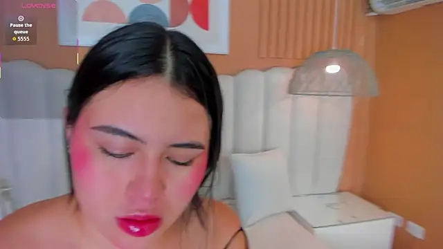 Snapshot of monserrat_cutte chatting on November 2025 11:03:02 AM monserrat cutte online show from November 2025 11:03:02 AM