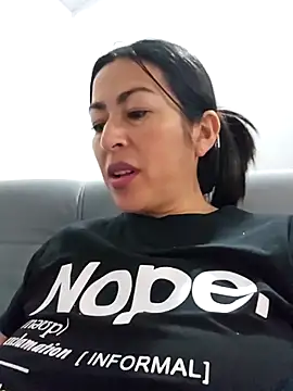 Snapshot of JustSamantha_ chatting on December 2025 09:41:02 PM JustSamantha online show from December 2025 09:41:02 PM