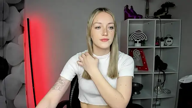 EvelynBlond online show from February 2026 10:22:01 AM