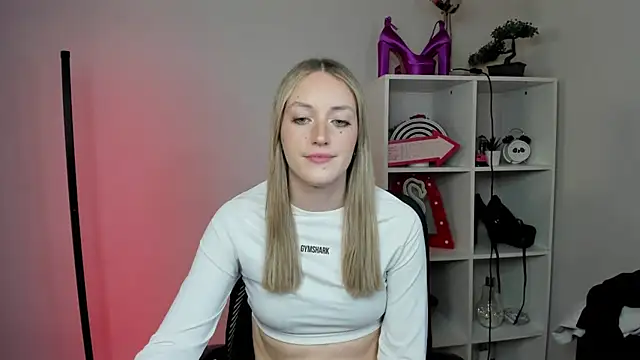 EvelynBlond online show from March 2026 06:33:01 PM