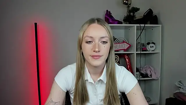 EvelynBlond online show from April 2026 12:30:01 PM