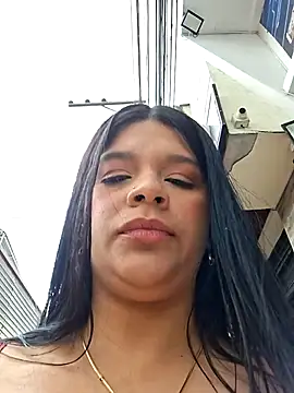 Snapshot of Layla-daring chatting on December 2025 06:15:01 PM Layla-daring online show from December 2025 06:15:01 PM