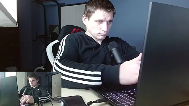 Snapshot of Poliglotjoe1 chatting on February 2026 02:54:01 AM Poliglotjoe1 online show from February 2026 02:54:01 AM