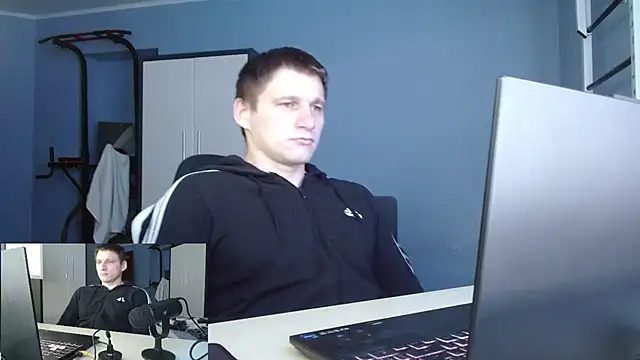 Snapshot of Poliglotjoe1 chatting on February 2026 07:51:02 AM Poliglotjoe1 online show from February 2026 07:51:02 AM