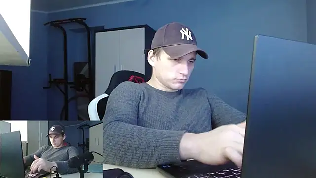 Snapshot of Poliglotjoe1 chatting on February 2026 11:27:01 AM Poliglotjoe1 online show from February 2026 11:27:01 AM