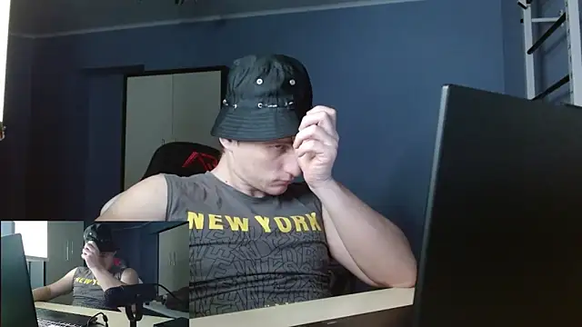 Snapshot of Poliglotjoe1 chatting on February 2026 09:22:02 PM Poliglotjoe1 online show from February 2026 09:22:02 PM