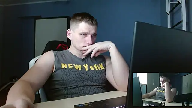 Snapshot of Poliglotjoe1 chatting on February 2026 07:21:02 PM Poliglotjoe1 online show from February 2026 07:21:02 PM