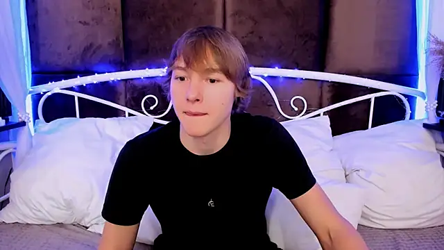 Snapshot of DonaldWoon chatting on December 2025 11:30:02 AM DonaldWoon online show from December 2025 11:30:02 AM