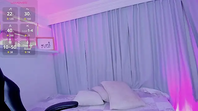 Snapshot of emmyheart7 chatting on November 2025 03:42:02 AM emmyheart7 online show from November 2025 03:42:02 AM