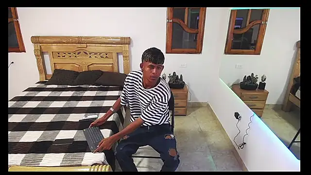 Snapshot of black_boy22_ chatting on November 2025 02:44:02 AM black boy22 online show from November 2025 02:44:02 AM