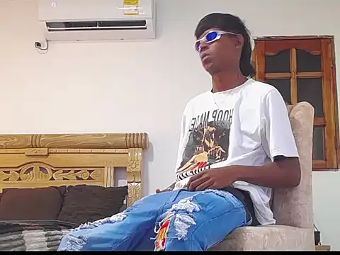 Snapshot of black_boy22_ chatting on December 2025 04:11:02 AM black boy22 online show from December 2025 04:11:02 AM