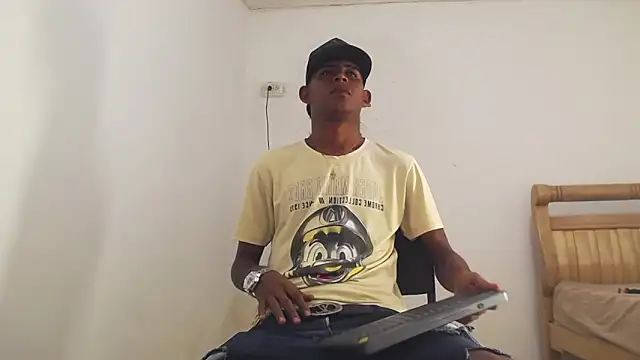 Snapshot of black_boy22_ chatting on December 2025 02:28:01 AM black boy22 online show from December 2025 02:28:01 AM