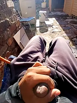 Snapshot of Eezxxx chatting on December 2025 04:51:01 AM Eezxxx online show from December 2025 04:51:01 AM