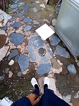 Snapshot of Eezxxx chatting on December 2025 03:44:02 AM Eezxxx online show from December 2025 03:44:02 AM