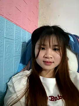 Snapshot of Spring-spring chatting on November 2025 07:04:02 PM Spring-spring online show from November 2025 07:04:02 PM