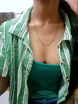 Snapshot of Roja__ chatting on December 2025 09:25:01 AM Roja online show from December 2025 09:25:01 AM