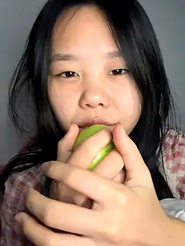 Snapshot of Kiee-lee chatting on December 2025 05:18:02 PM Kiee-lee online show from December 2025 05:18:02 PM