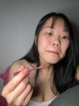 Snapshot of Kiee-lee chatting on December 2025 04:36:01 PM Kiee-lee online show from December 2025 04:36:01 PM