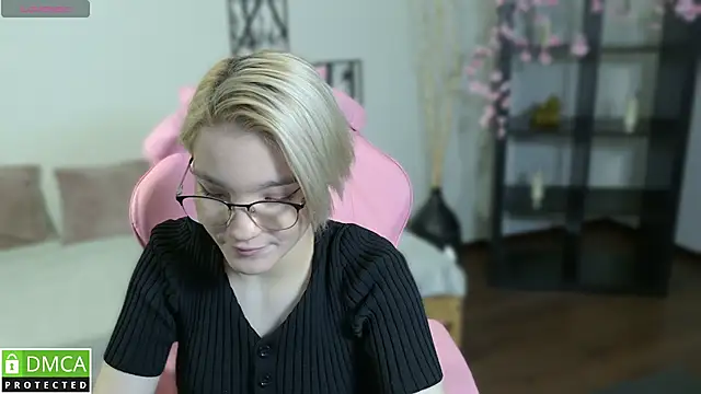 Snapshot of Megan_Lora chatting on December 2025 08:19:01 AM Megan Lora online show from December 2025 08:19:01 AM