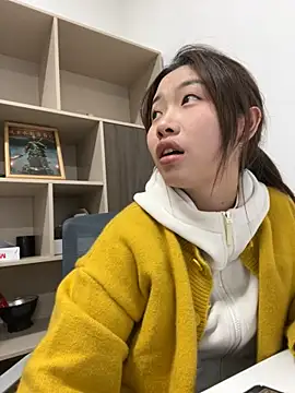 GYYoo online show from November 2025 04:37:02 AM