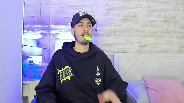 Emir Ozan  online show from January 2026 11:37:01 AM