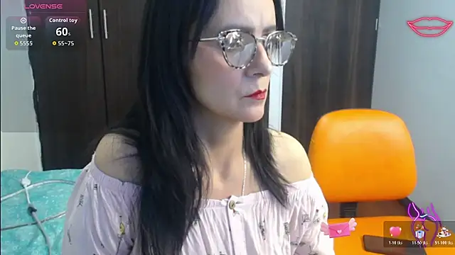 Snapshot of Juliana__lx chatting on November 2025 01:11:01 PM Juliana lx online show from November 2025 01:11:01 PM