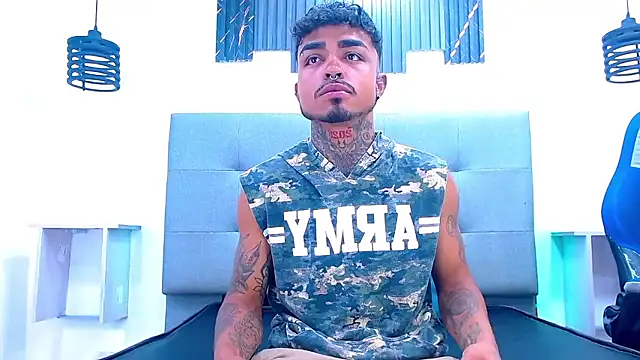 Snapshot of Hot_Latino_x chatting on January 2026 01:02:02 PM Hot Latino x online show from January 2026 01:02:02 PM