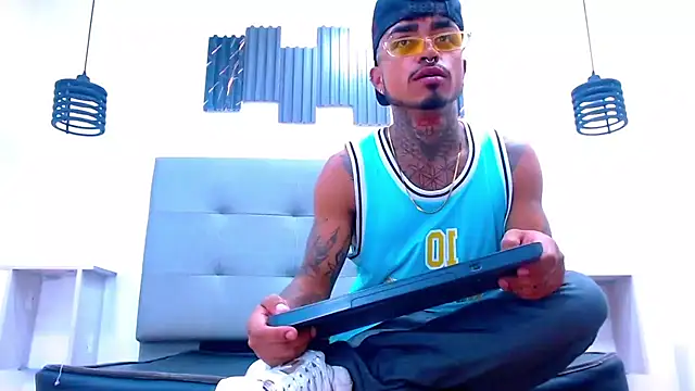 Snapshot of Hot_Latino_x chatting on January 2026 12:18:01 PM Hot Latino x online show from January 2026 12:18:01 PM