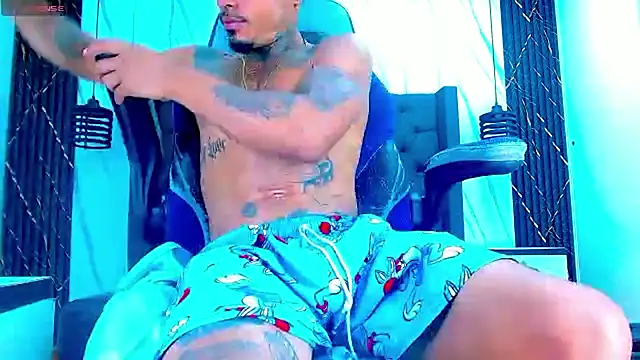 Snapshot of Hot_Latino_x chatting on March 2026 12:33:02 PM Hot Latino x online show from March 2026 12:33:02 PM