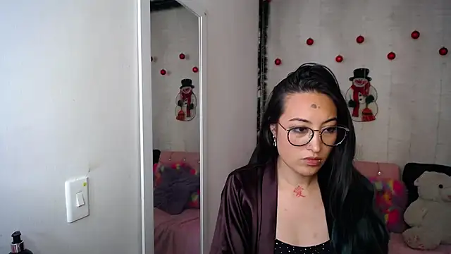 Snapshot of LunaAponte chatting on January 2026 11:42:02 PM LunaAponte online show from January 2026 11:42:02 PM