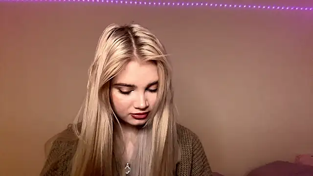 KarissaBoisse online show from November 2025 05:36:02 PM