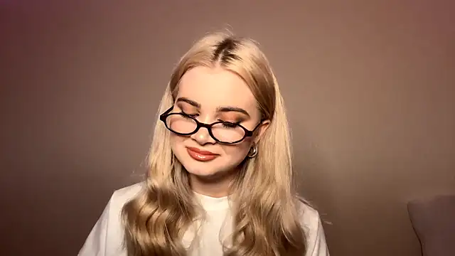 KarissaBoisse online show from November 2025 05:48:01 PM