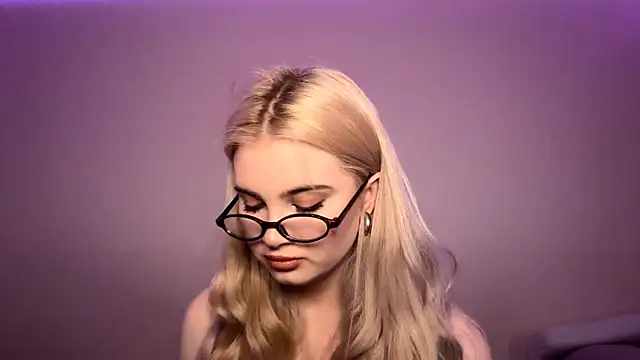 KarissaBoisse online show from November 2025 05:38:01 PM