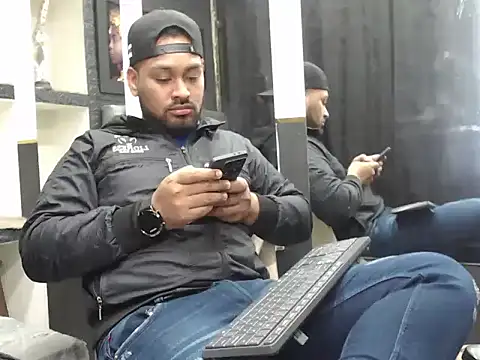 Snapshot of Liam_hairy chatting on December 2025 03:16:02 AM Liam hairy online show from December 2025 03:16:02 AM