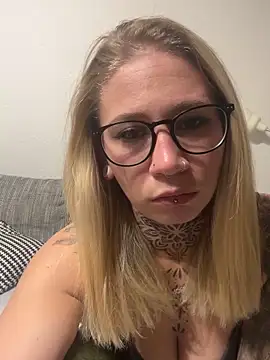 Snapshot of Antoniia69 chatting on November 2025 10:34:02 PM Antoniia69 online show from November 2025 10:34:02 PM