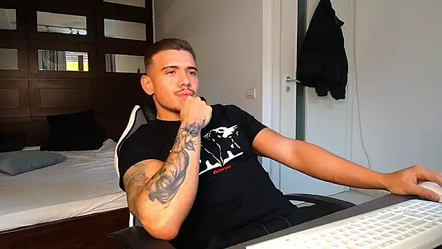 ElijahThorne online show from February 2026 10:22:02 AM