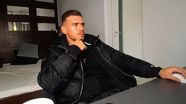 ElijahThorne online show from February 2026 06:33:02 AM