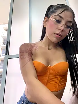 Snapshot of Maddy_evill chatting on November 2025 08:18:01 PM Maddy evill online show from November 2025 08:18:01 PM