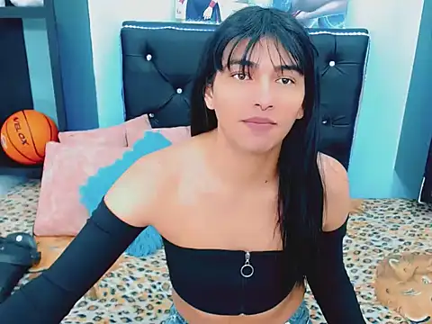 xwetdreamsx online show from November 2025 08:45:01 PM